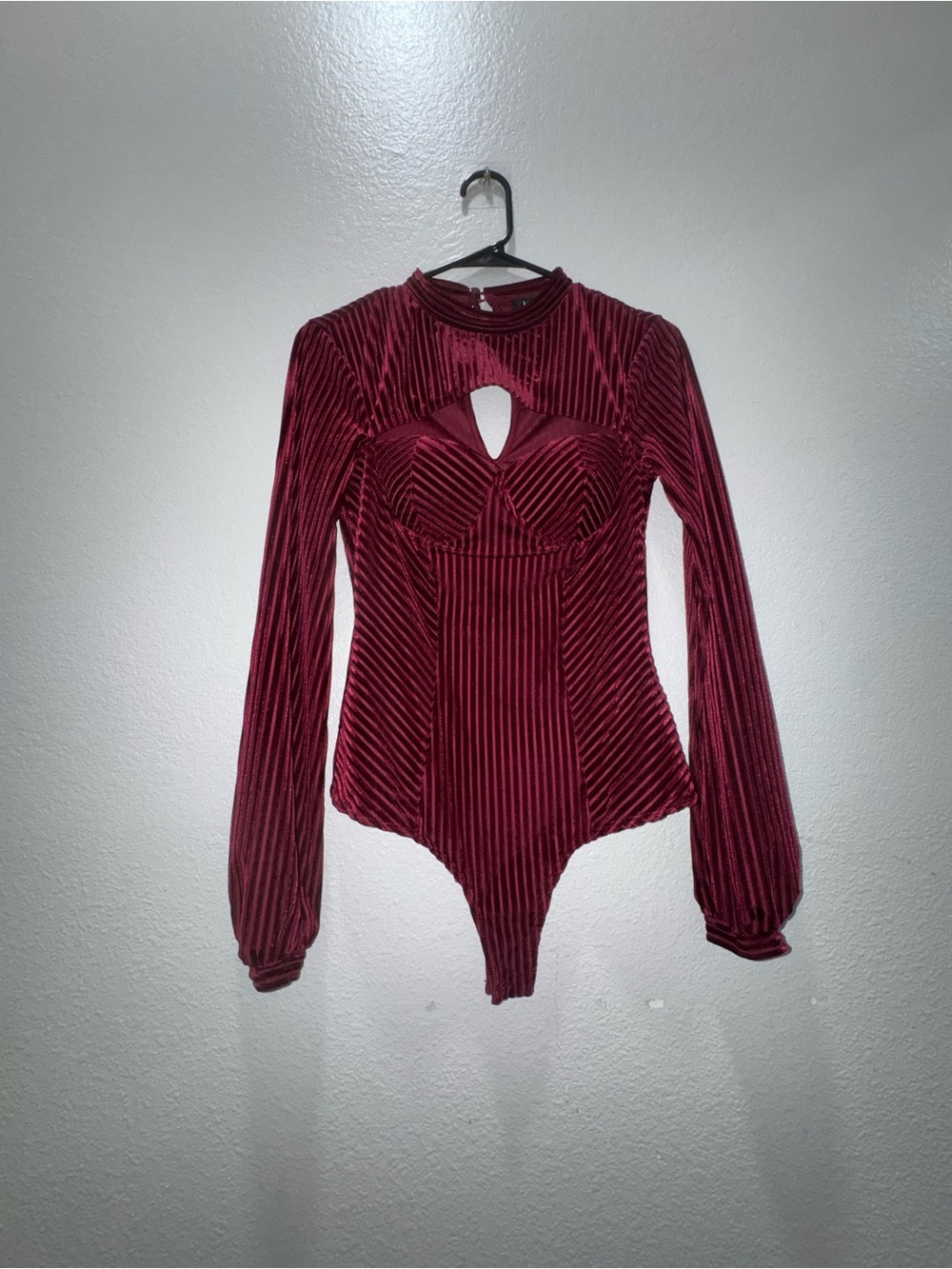 Lulu's Burgundy Velvet Long-Sleeve Keyhole Bodysuit